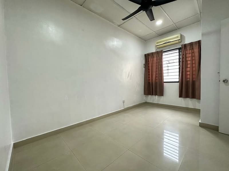 Rumah Teres 2 Tingkat untuk Disewa di PJS 10 - Allvin Teh - Interior - PropertyGuru.com.my