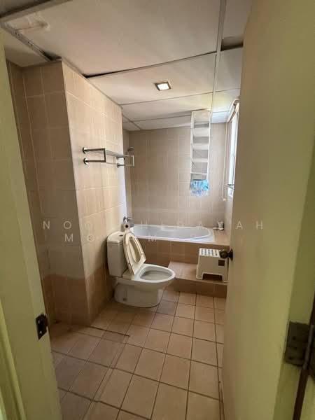Condominium for Rent at Kiaramas Sutera - Noor Hidayah Mohamad Noor - Bathroom - PropertyGuru.com.my