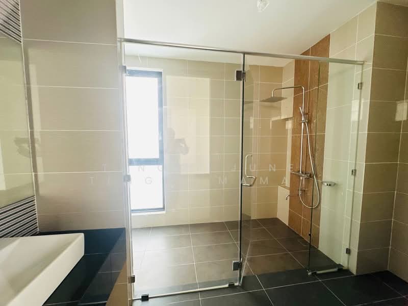 Bungalow for Sale in Kajang (Selangor) - Tengku June Tengku Mamat - Bathroom - PropertyGuru.com.my