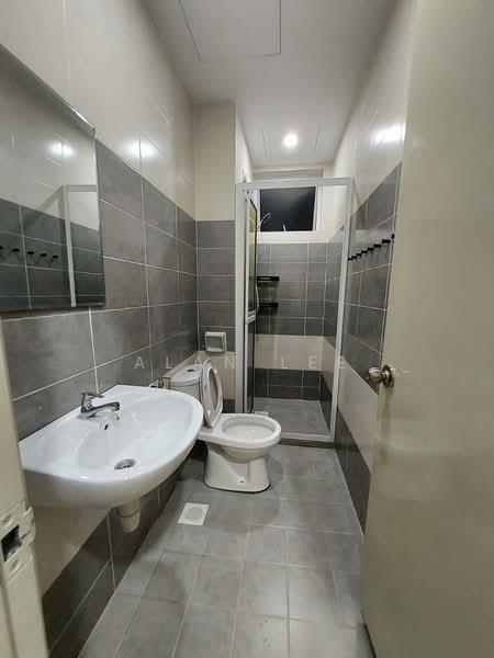 Kondominium untuk Disewa di Sg Long Residence - Alan Lee - Bathroom - PropertyGuru.com.my