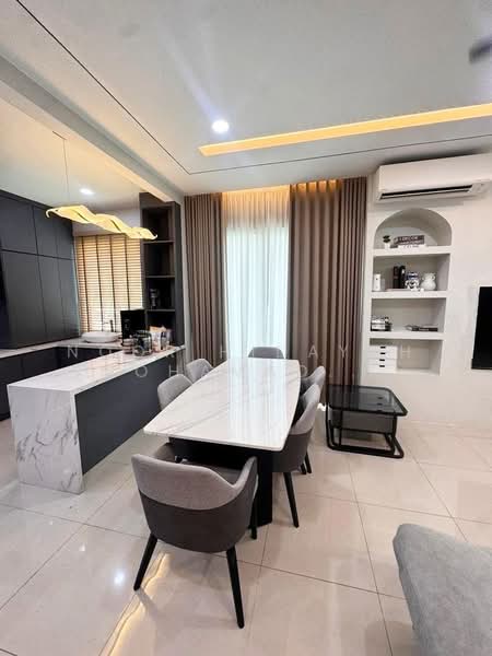 Lake Point Residence untuk Untuk Disewa - RM 6,500 /bulan, Mac 2026 - Dining Room - PropertyGuru.com.my