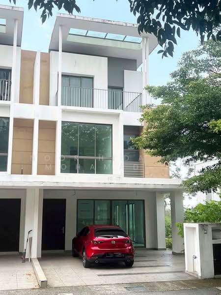 Lake Point Residence untuk Untuk Disewa - RM 6,500 /bulan, Mac 2026 - Exterior - PropertyGuru.com.my