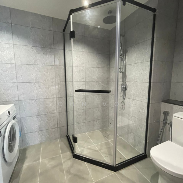 Jesselton Twin Towers untuk Untuk Dijual - RM 706,801, Mac 2026 - Bathroom - PropertyGuru.com.my