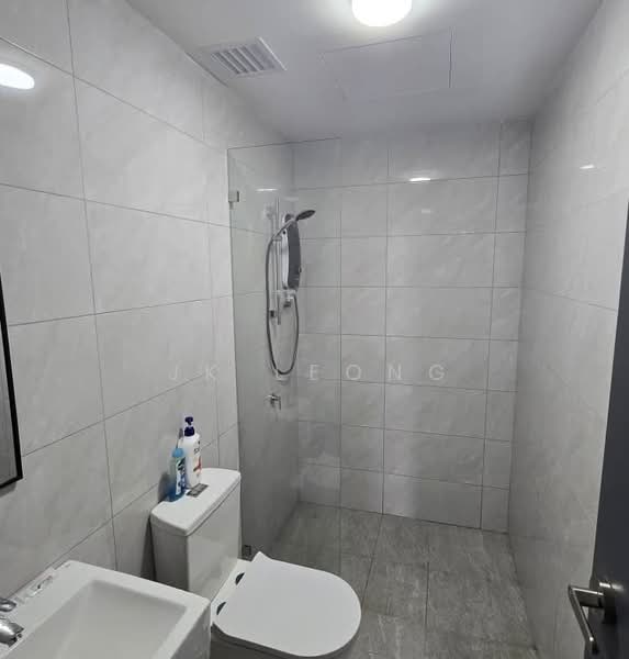 Service Residence for Rent at Altris Residences @ The Quartz WM - JK Leong - Bathroom - PropertyGuru.com.my