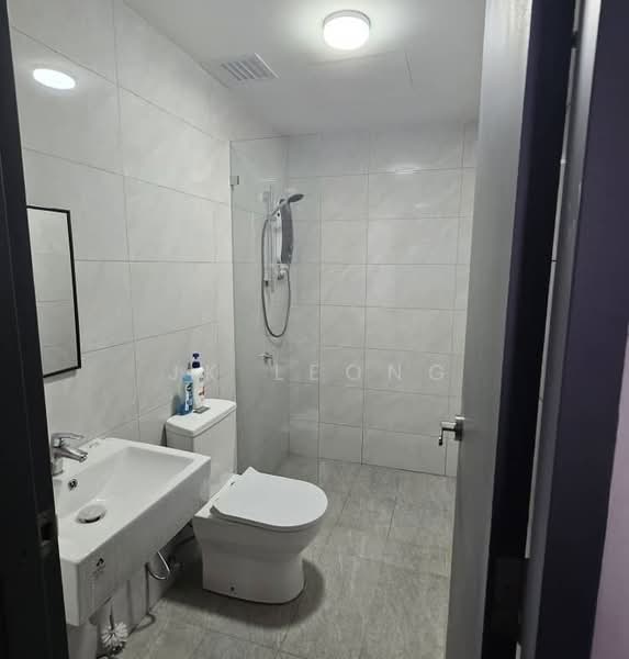 Service Residence for Rent at Altris Residences @ The Quartz WM - JK Leong - Bathroom - PropertyGuru.com.my