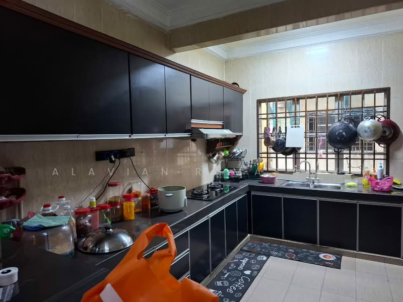 Kemuning Utama untuk Untuk Dijual - RM 525,000, Mac 2026 - Kitchen - PropertyGuru.com.my