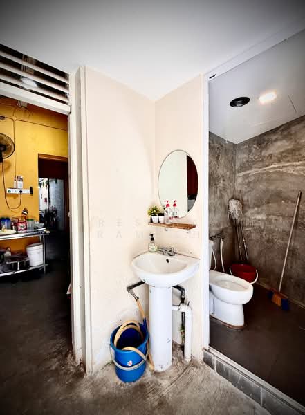 Shop for Sale in Pulau Tikus (Penang) - Ressha Ramesh - Bathroom - PropertyGuru.com.my