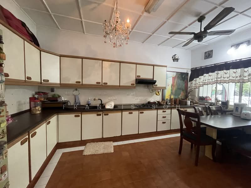 Bungalow for Sale in Bukit Gasing (Petaling Jaya) - Francis Soh - Kitchen - PropertyGuru.com.my