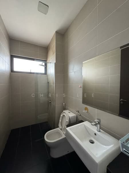 Semi-Detached House for Rent in Telok Panglima Garang (Selangor) - Chris Lee - Bathroom - PropertyGuru.com.my