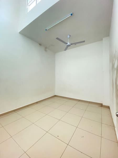 Rumah Berkembar untuk Disewa di Taman Kluang Perdana (Kluang) - Grace Fan - Interior - PropertyGuru.com.my