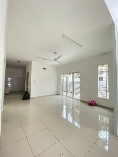 Rumah Berkembar untuk Disewa di Taman Kluang Perdana (Kluang) - Grace Fan - Living Room - PropertyGuru.com.my