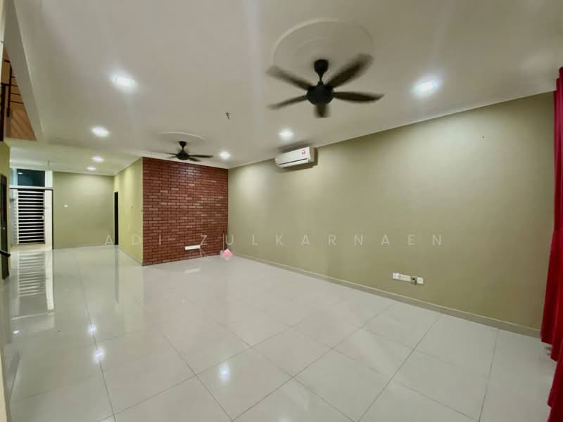 2-storey Terraced House for Sale in Kajang (Selangor) - Adi Zulkarnaen - Living Room - PropertyGuru.com.my
