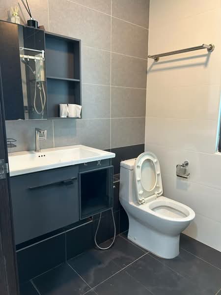 Wave @ Marina Cove untuk Untuk Disewa - RM 2,700 /bulan, Mac 2026 - Bathroom - PropertyGuru.com.my