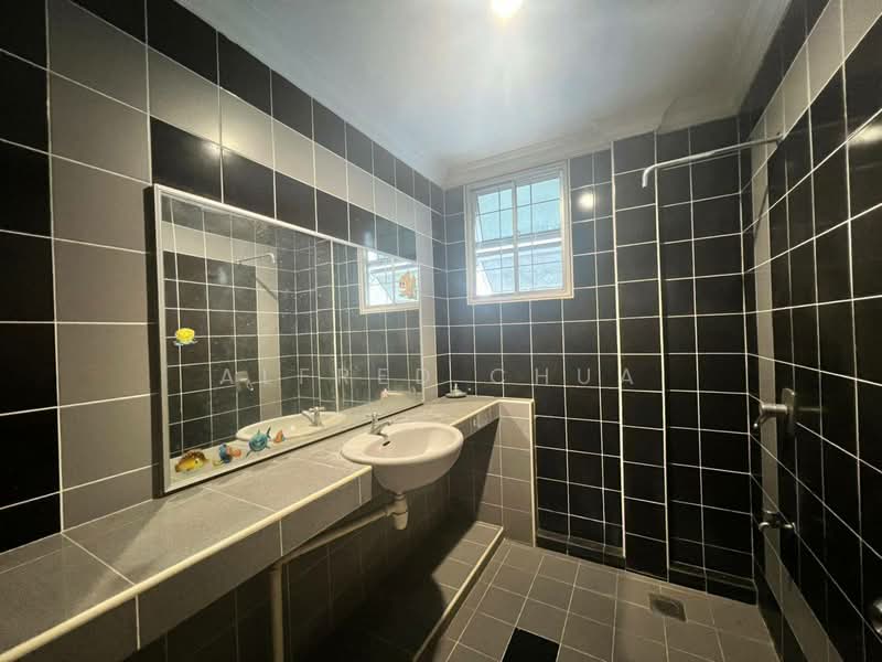 Bungalow for Sale in Kuching (Sarawak) - Alfred Chua - Bathroom - PropertyGuru.com.my