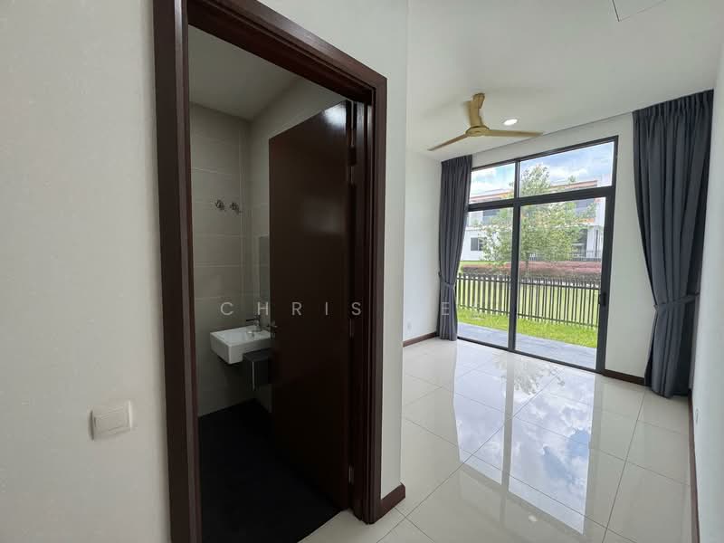 Semi-Detached House for Rent in Telok Panglima Garang (Selangor) - Chris Lee - Bathroom - PropertyGuru.com.my