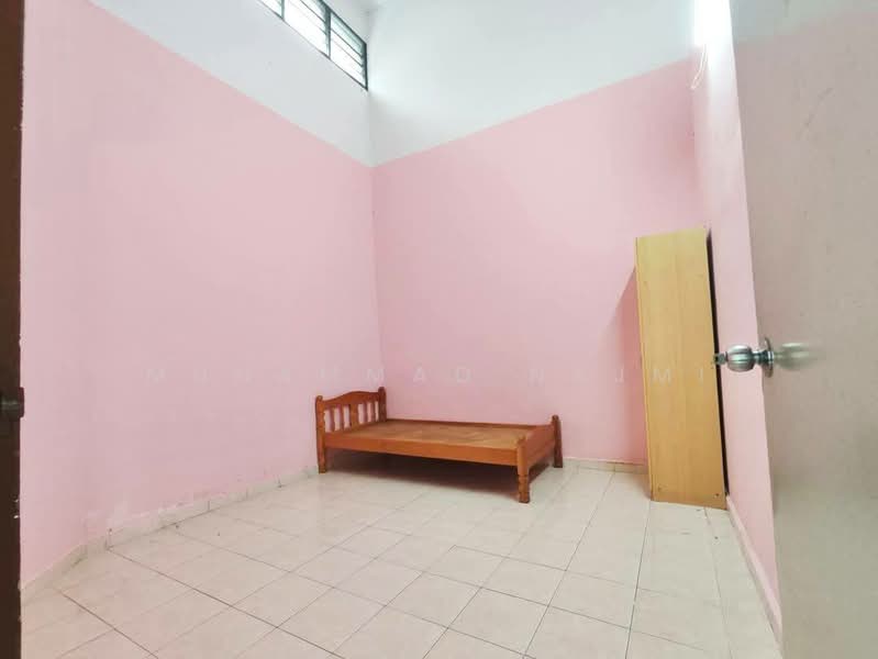 Semi-Detached House for Sale in Taman Geliga Bahagia (Cukai) - Muhammad Najmi - Bedroom - PropertyGuru.com.my
