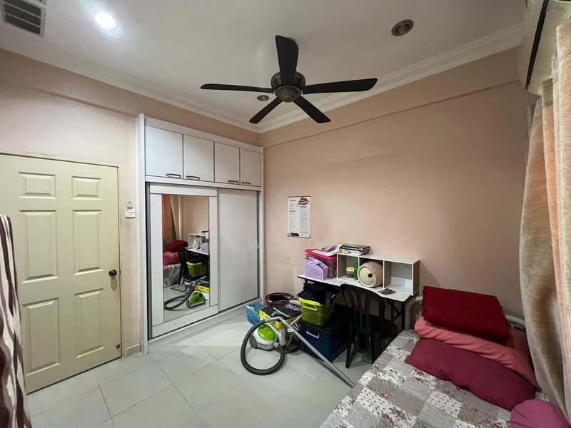 Taman Pauh, Permatang Pauh, Bukit Mertajam untuk Untuk Dijual - RM 450,000, Mac 2026 - Bedroom - PropertyGuru.com.my