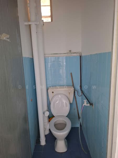 Taman Bunga Merah untuk Untuk Disewa - RM 1,000 /bulan, Mac 2026 - Bathroom - PropertyGuru.com.my