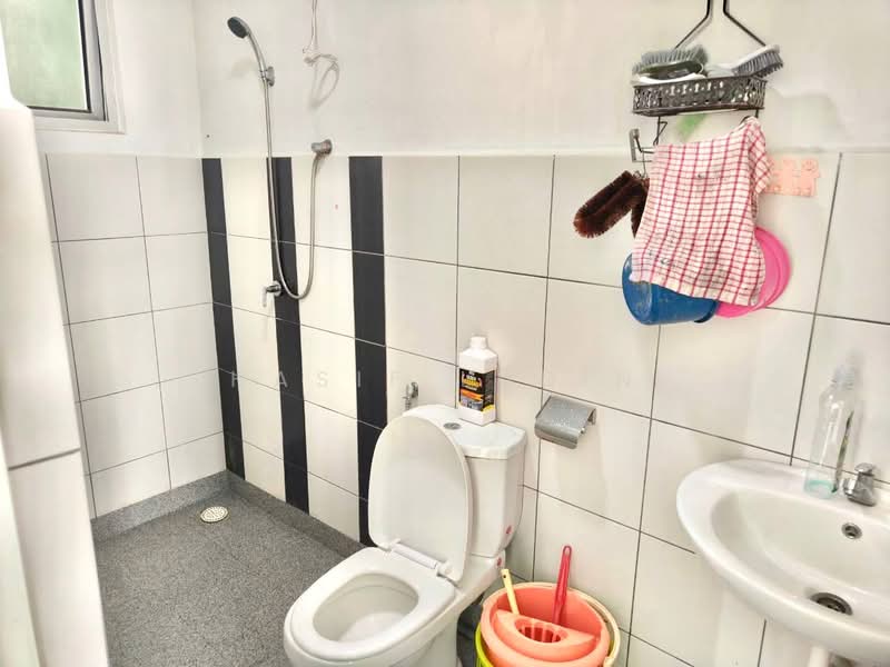 Apartment for Rent at Jalilmas - Hasif Ludin - Bathroom - PropertyGuru.com.my