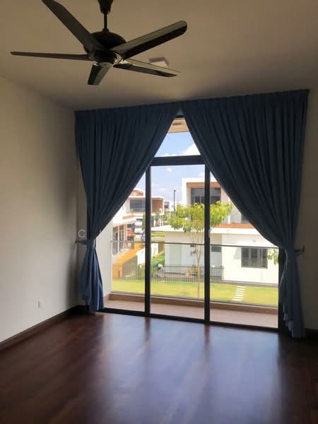 Semi-Detached House for Rent in Telok Panglima Garang (Selangor) - Chris Lee - Balcony - PropertyGuru.com.my