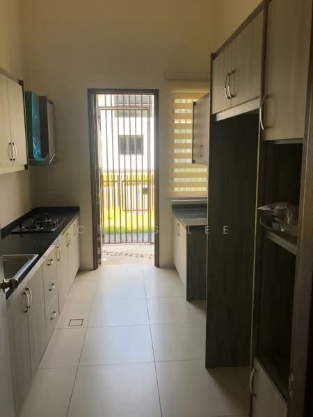 Semi-Detached House for Rent in Telok Panglima Garang (Selangor) - Chris Lee - Kitchen - PropertyGuru.com.my