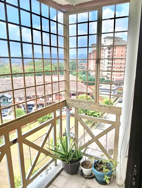 Condominium for Rent at Evergreen Park Acorn & Hazel - Hasif Ludin - Balcony - PropertyGuru.com.my