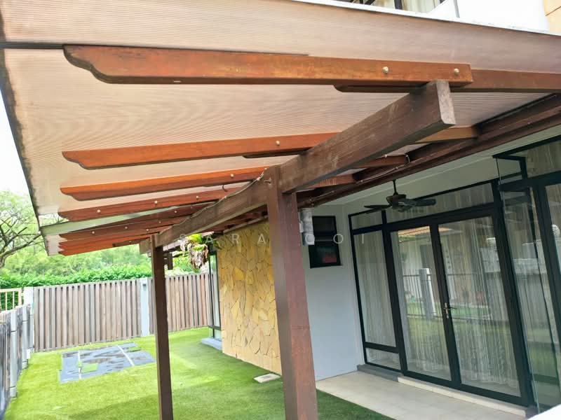 Semi-Detached House for Rent in Klang (Selangor) - Sara Ooi - Private garden with Side patio shade - PropertyGuru.com.my