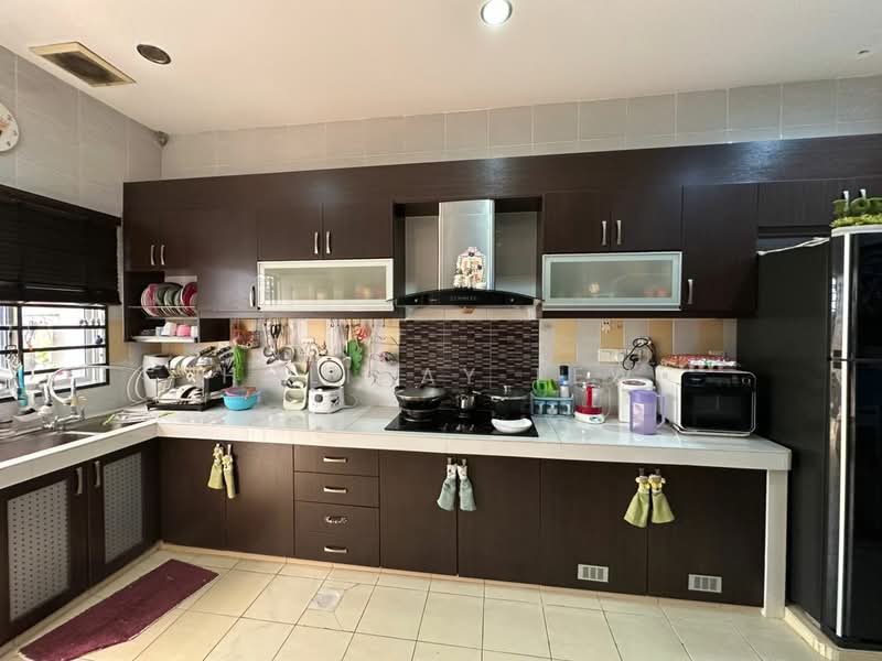 Bandar Kinrara untuk Untuk Disewa - RM 3,300 /bulan, Mac 2026 - Kitchen - PropertyGuru.com.my