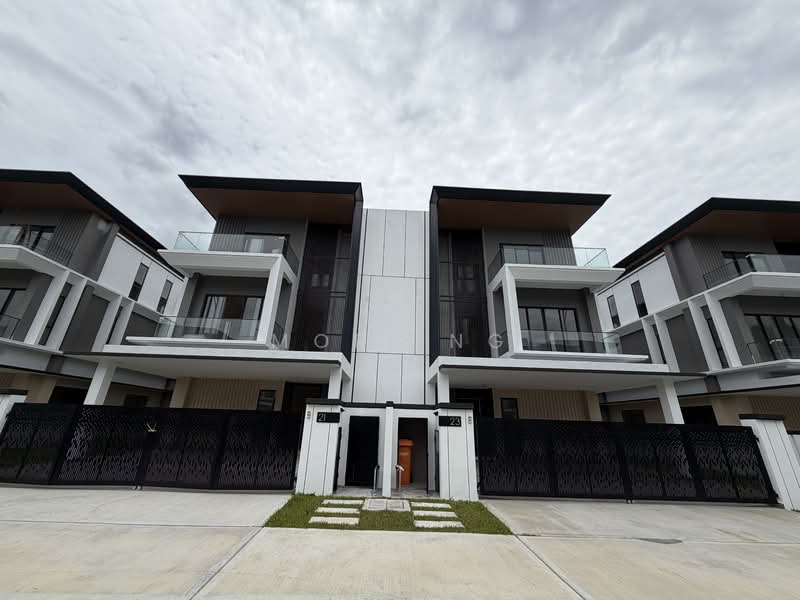 Semi-Detached House for Sale in Kota Damansara (Selangor) - Mori Ng - Exterior - PropertyGuru.com.my