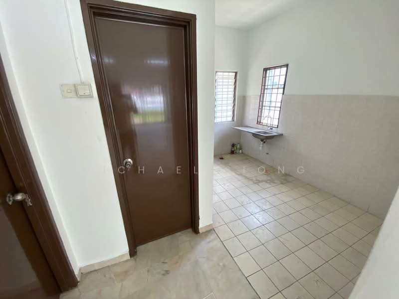 2-storey Terraced House for Sale in Kota Emerald (Rawang) - Michael Siong - Kitchen - PropertyGuru.com.my