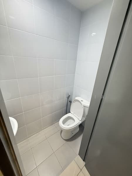 Tulip Residence untuk Untuk Disewa - RM 2,200 /bulan, Mac 2026 - Bathroom - PropertyGuru.com.my