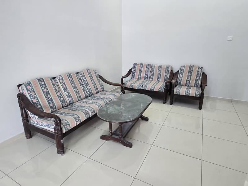 1-storey Terraced House for Rent in Kluang (Johor) - Grace Fan - Living Room - PropertyGuru.com.my