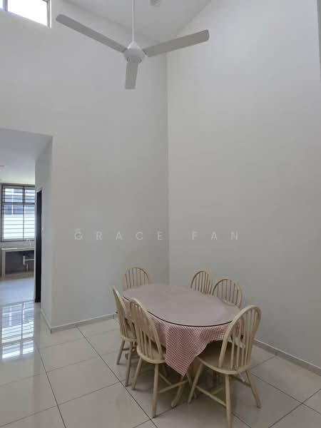 1-storey Terraced House for Rent in Kluang (Johor) - Grace Fan - Dining Room - PropertyGuru.com.my