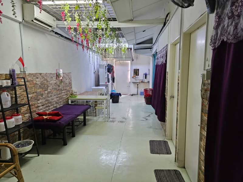 Shop for Sale in Happy Garden (Kuchai Lama) - CK Lee - Corridor - PropertyGuru.com.my