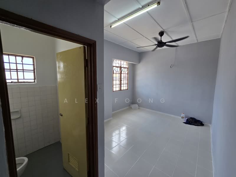 Taman Mastiara untuk Untuk Disewa - RM 1,600 /bulan, Mac 2026 - Master Bedroom - PropertyGuru.com.my