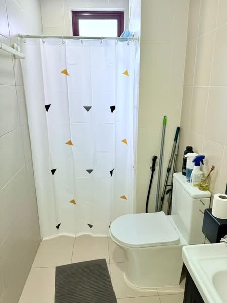 Condominium for Sale at Savanna Condominium - Yen Lim - Bathroom - PropertyGuru.com.my