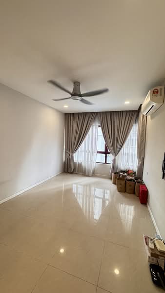 Condominium for Sale at Savanna Condominium - Yen Lim - Living Room - PropertyGuru.com.my