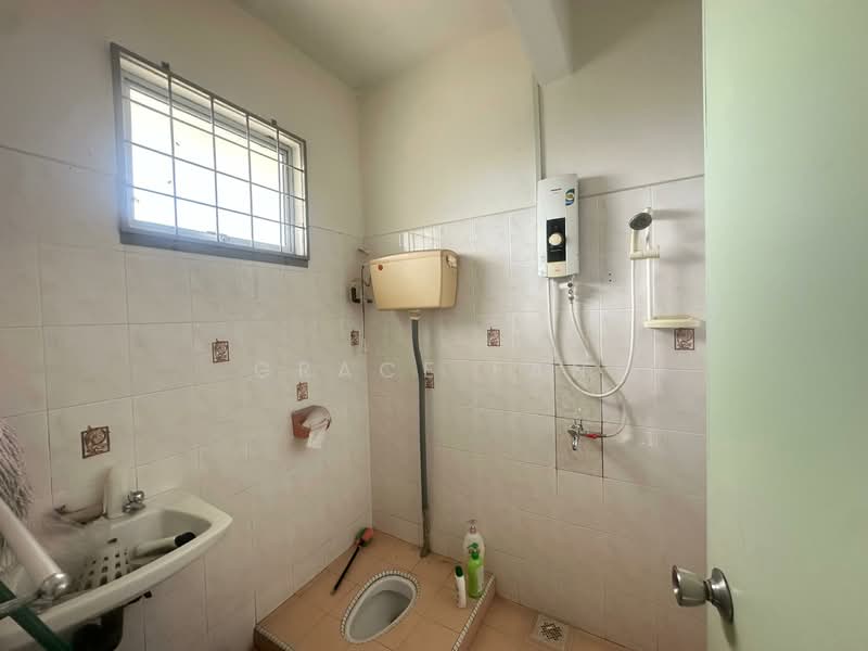Taman Wangi untuk Untuk Dijual - RM 460,000, Apr 2026 - Bathroom - PropertyGuru.com.my