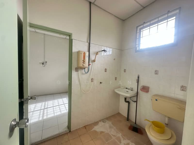 Taman Wangi untuk Untuk Dijual - RM 460,000, Apr 2026 - Bathroom - PropertyGuru.com.my