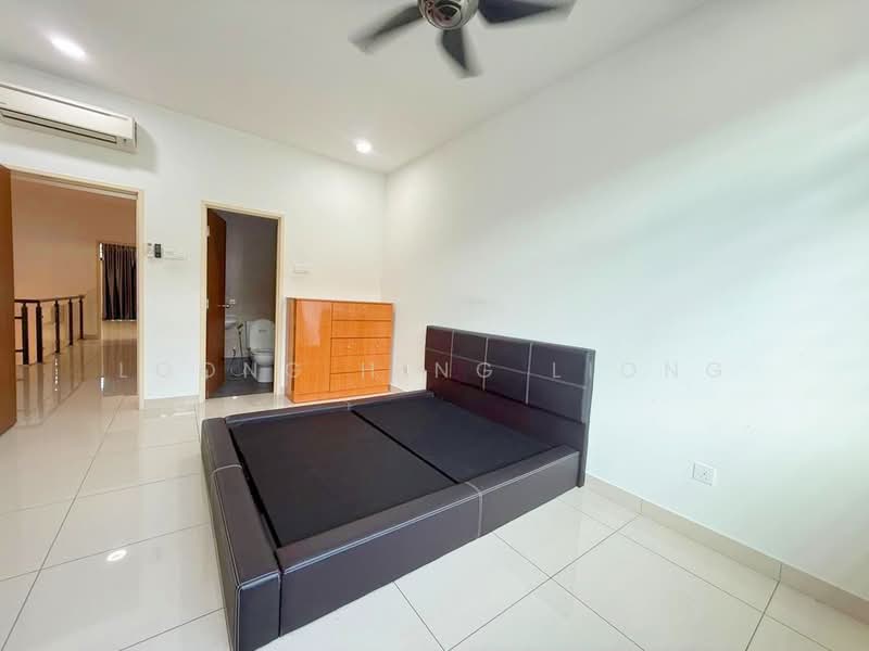 2-storey Terraced House for Sale in Taman Seri Austin (Tebrau) - Loong Hing Liong - Bedroom - PropertyGuru.com.my