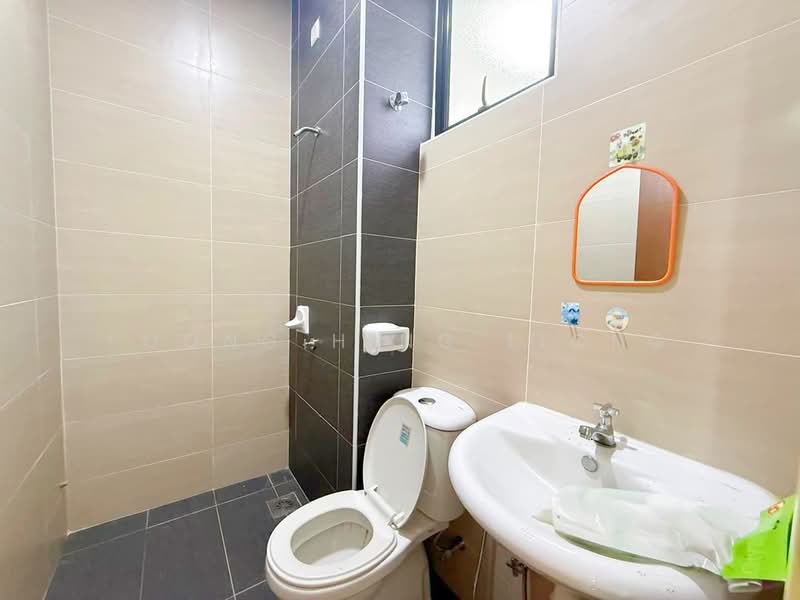 2-storey Terraced House for Sale in Taman Seri Austin (Tebrau) - Loong Hing Liong - Bathroom - PropertyGuru.com.my