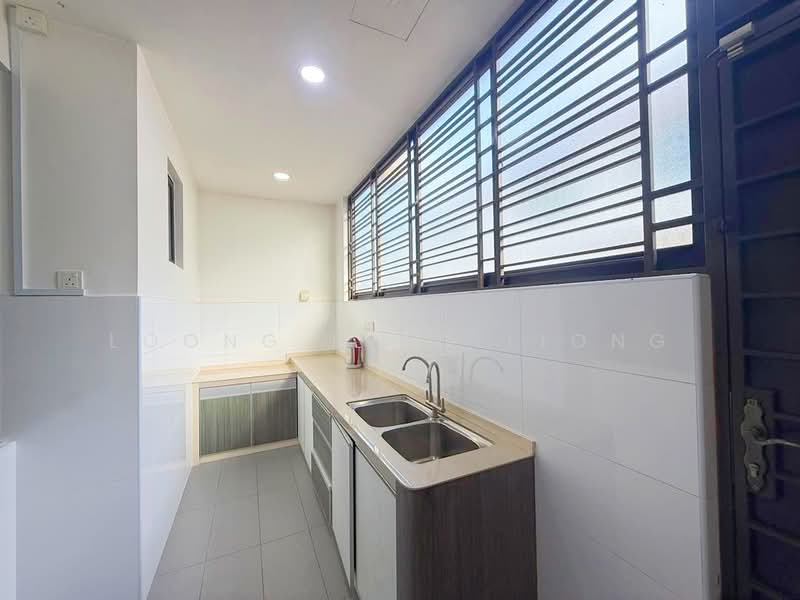 2-storey Terraced House for Sale in Taman Seri Austin (Tebrau) - Loong Hing Liong - Kitchen - PropertyGuru.com.my