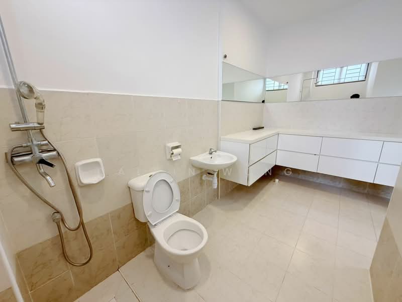 2-storey Terraced House for Sale in Taman Setia Indah (Tebrau) - Calvin Wong - Bathroom - PropertyGuru.com.my