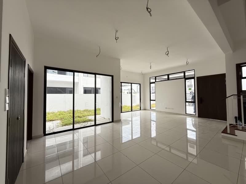 Cluster House for Sale in Alam Impian (Shah Alam) - Jeson Lim - Living Room - PropertyGuru.com.my