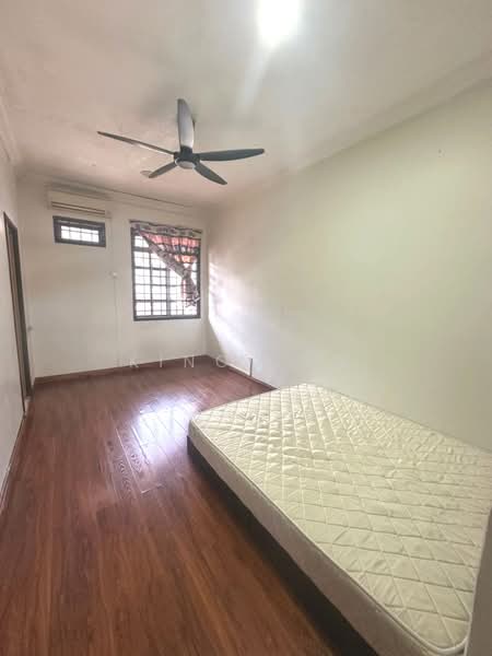 1.5-storey Terraced House for Rent in Bandar Seri Alam (Masai) - Kino Jaw - Bedroom - PropertyGuru.com.my