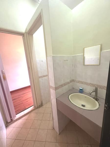 1.5-storey Terraced House for Rent in Bandar Seri Alam (Masai) - Kino Jaw - Bathroom - PropertyGuru.com.my