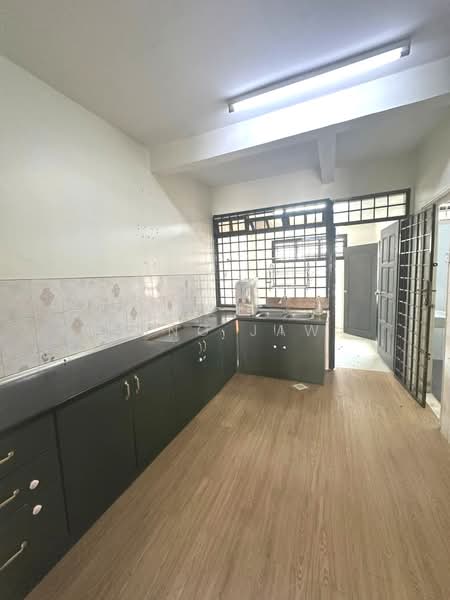 1.5-storey Terraced House for Rent in Bandar Seri Alam (Masai) - Kino Jaw - Kitchen - PropertyGuru.com.my