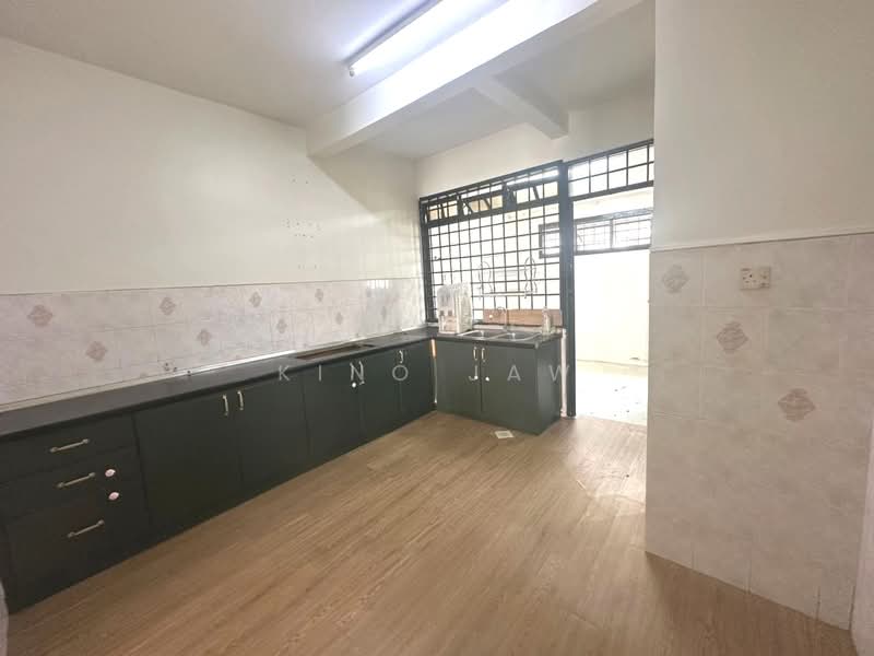 1.5-storey Terraced House for Rent in Bandar Seri Alam (Masai) - Kino Jaw - Kitchen - PropertyGuru.com.my