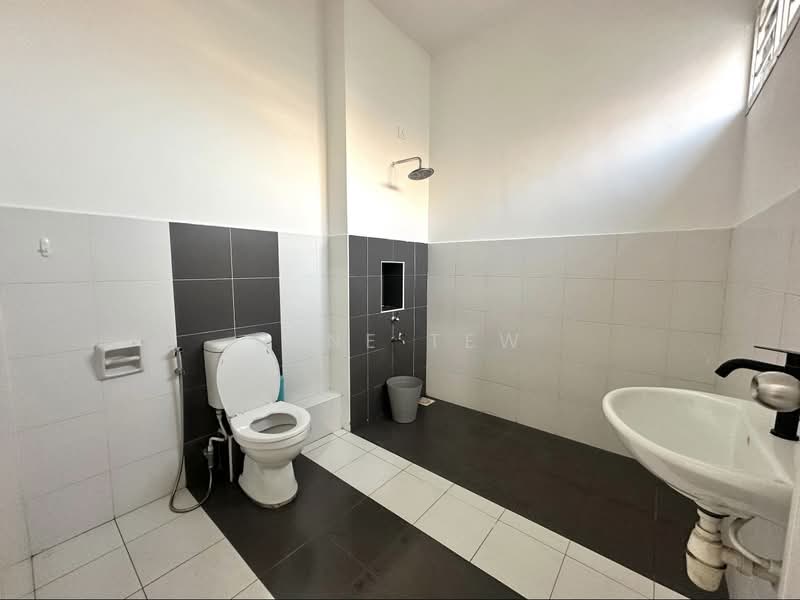 Setia Tropika untuk Untuk Disewa - RM 3,000 /bulan, Mac 2026 - Bathroom - PropertyGuru.com.my