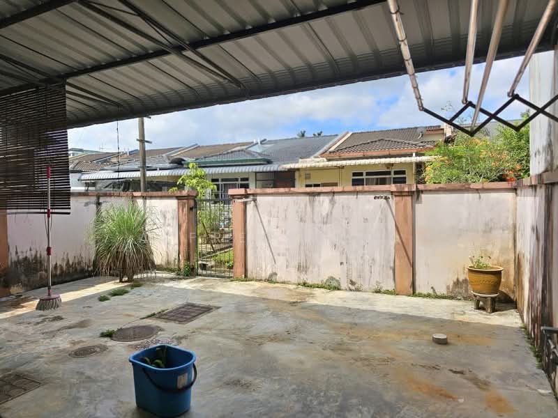 2-storey Terraced House for Sale in Tabuan Laru (Kuching) - Alfred Chua - Exterior - PropertyGuru.com.my